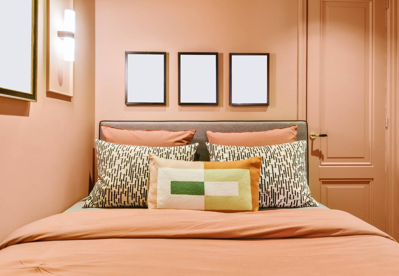 pantone en la habitacion