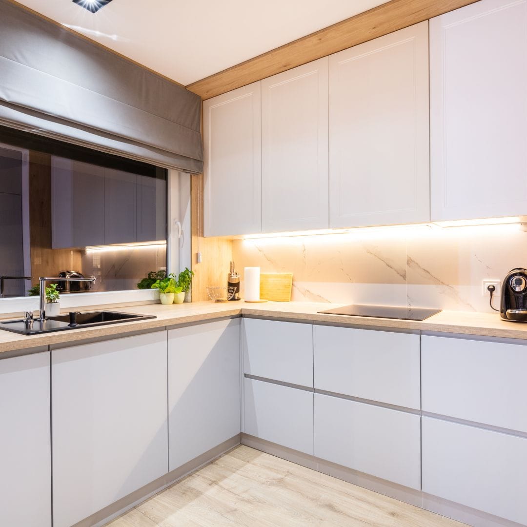 zonas de trabajo eficientes en cocinas modernas pequeñas