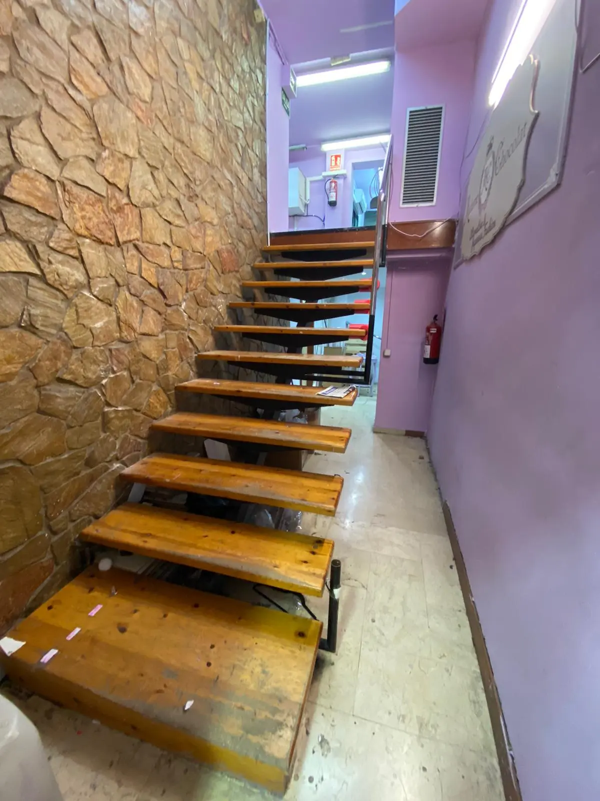 Reformas de escaleras en locales comerciales