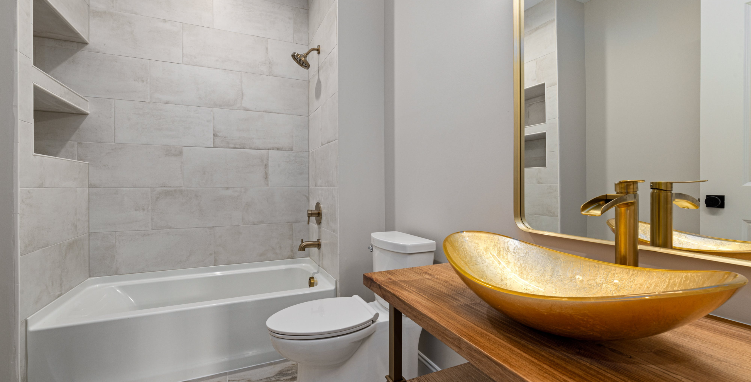 Cambio de bañera por plato de ducha: guía completa para renovar tu baño en 2026
